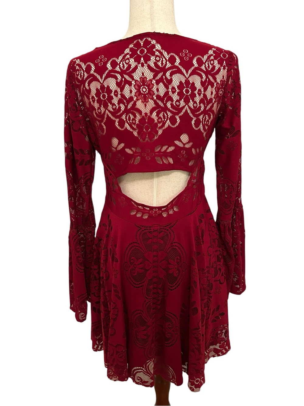 FREE PEOPLE Bell Sleeve Lace Cutout Back Mini Dress Burgundy NWOT Sz 8 Romantic - Picture 5 of 13